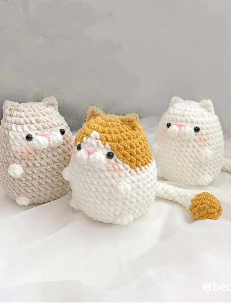 crochet chubby cat plushie