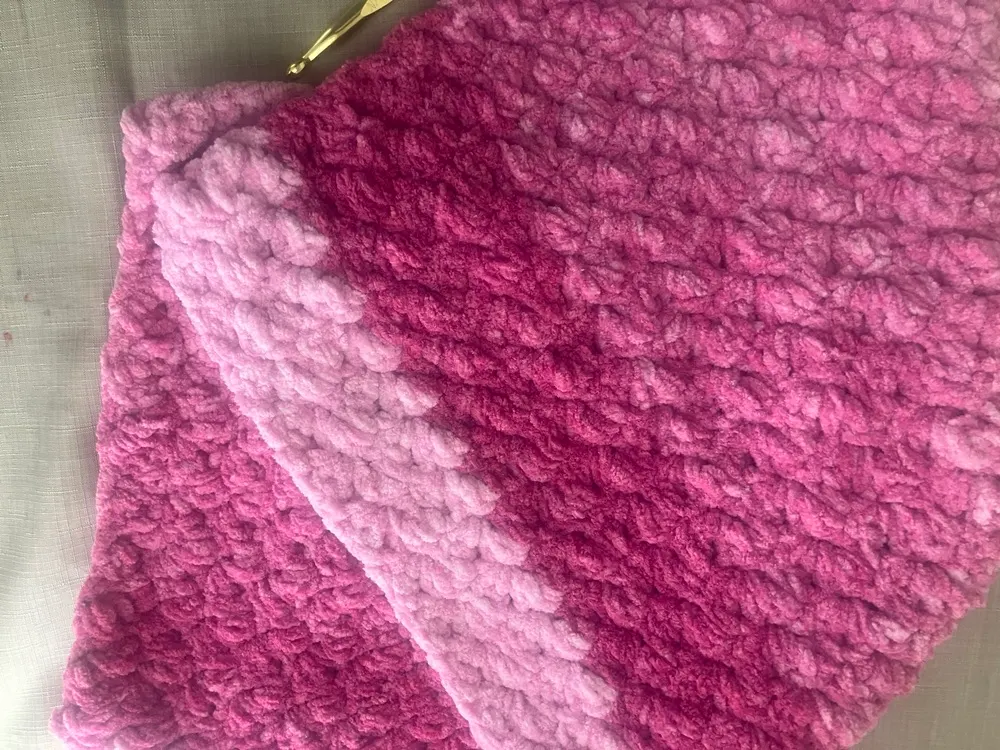rosie Bernat baby blanket yarn dappled crochet