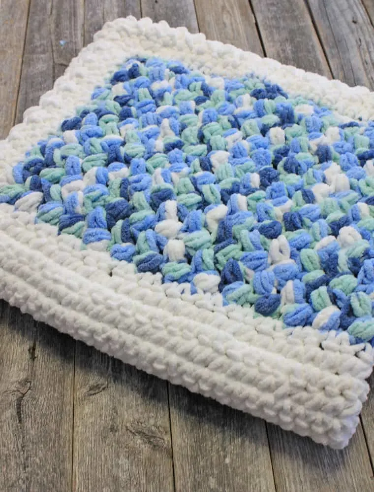 easy Bernat Baby Blanket Yarn crochet pattern using the bean stitch