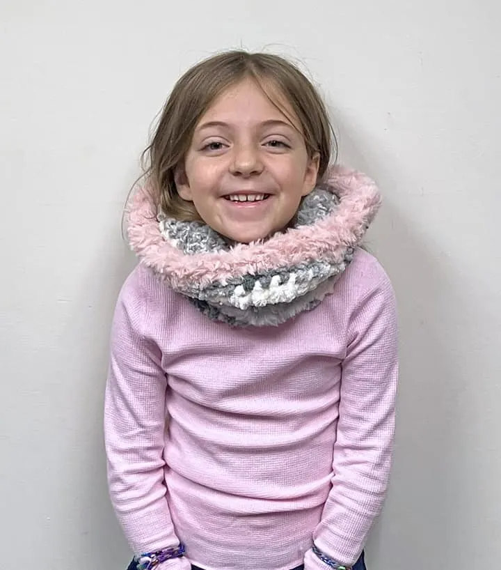 pink and silver faux fur chunky cowl crochet pattern