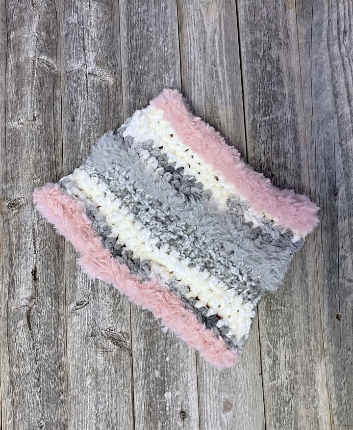 pink and silver faux fur chunky cowl crochet pattern