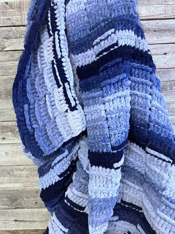 blue lines crochet throw pattern