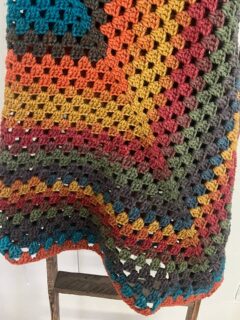 Easy Amore Kaleidoscope Granny Square Crochet Blanket Pattern colorful granny square